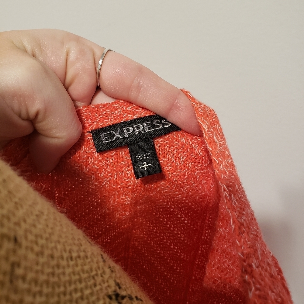 Express sweater quarter length sleeve high low s/p - Picture 3 of 4